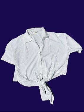 Women’s White Tie-Front Button-Up Blouse